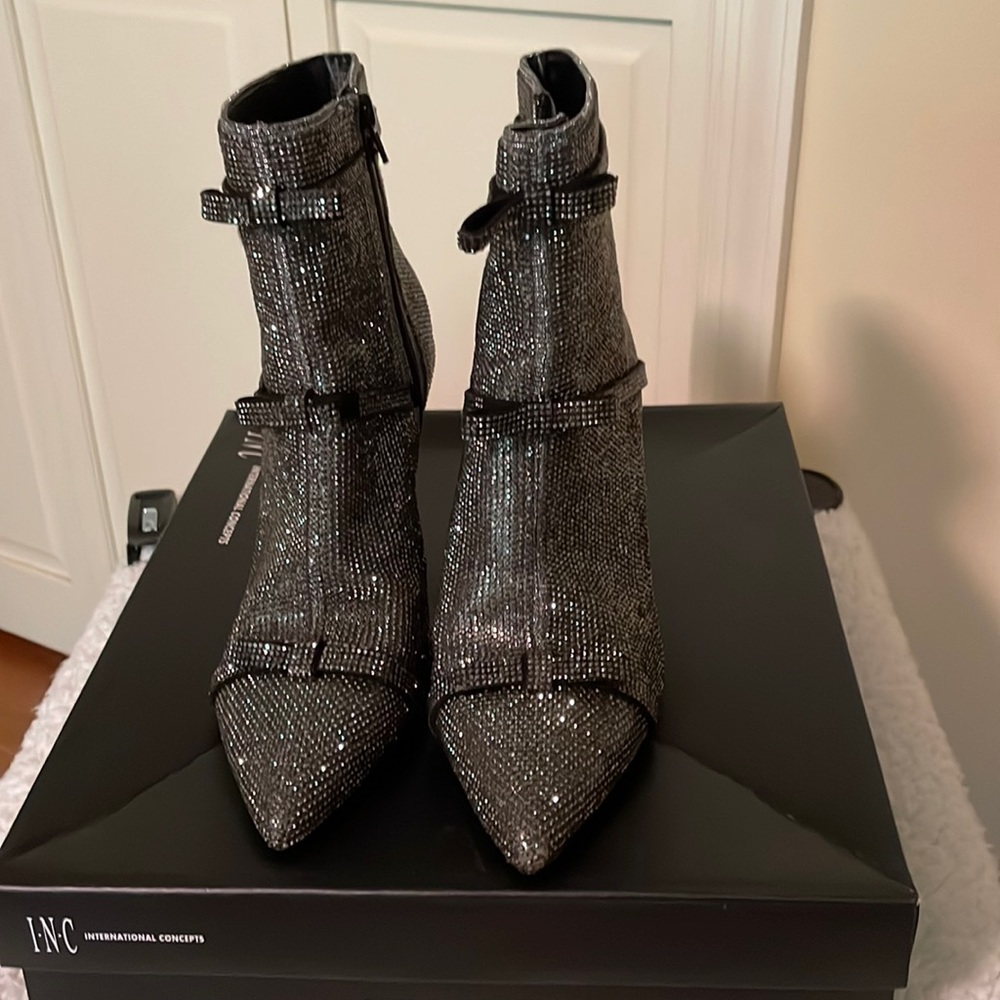 Ankles boots size 8.5